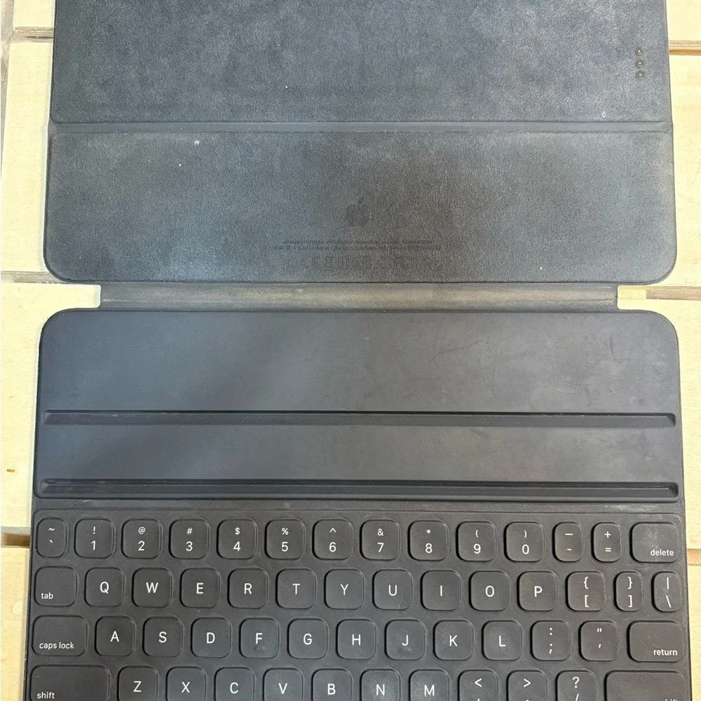 Black iPad Keyboard Case